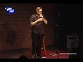 microfono abierto es una tarima en la que george harris nos cuenta un sin fin de aventuras. en este caso nos habla sobre la odisea de estudiar en los estados...