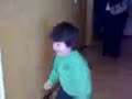 Atabey bij Oma Namaz kiliyor