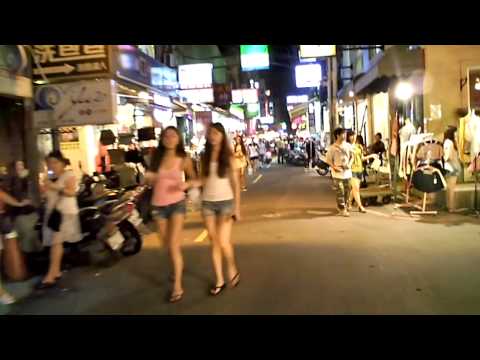 Hot Asian Girl - Just waiting for some food.....AND TWO HOT CHICKS PRACTICALLY RAPE ME!!! .....well they say