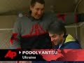 World's Tallest Man Has Trouble Fitting In