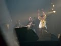 louise ebrel et jean charles guichen (guitare) sur sc�ne avec red cardell devant 6000 personnes. fest noz de yaouank parc des expositions � rennes le 22 novembre 2008.