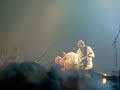 louise ebrel et jean charles guichen (guitare) sur sc�ne avec red cardell devant 6000 personnes. fest noz de yaouank parc des expositions � rennes le 22 novembre 2008.