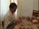 mmmedins   la fase de pintura de las piezas artesanales