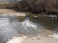 cruzando el rio