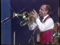 1 Man Playing 2 Trumpets At The Same Time In Harmony