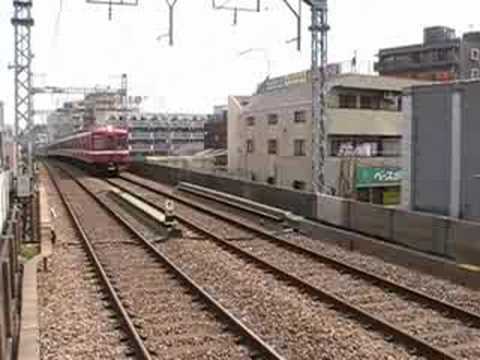 京急1000形1375編成特急通過