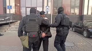 Избили дедушку: МВД опубликовало видео задержания томичей