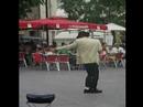 tiens prends �a esp�ce de gros lard