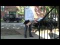 videos de Bruce Gets Locked Out