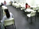 O Cuco filmando sei l� o que... Estaria procurando o Ping�im LINUX?