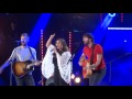 Lady Antebellum sings