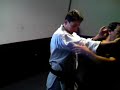 Defensa personal policial contra un pu�etazo