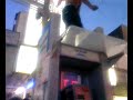 negro en la peatonal san martin mdp