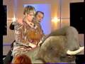 YOYO PRESENTE SON ELEPHANTE A COUCOU C NOUS