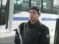 Kars'ta 20 gözaltı, Erzincan'da linç girişimi, Edirne'de gerginlik www.milliyet.com.tr ANF 03 Ocak 2010 KARS/ERZİNCAN - Geçen ay Edirnede gözaltına alınan arkadaşlarına yönelik linç girişimini protesto eden Kars'ta Gençlik Derneği Girişimi üyesi 20 kişi gözaltına alındı. Erzincanda gençler faşistler linç girişimine maruz kalırken, İstanbul'dan yola çıkan Halk Cephesi üyelerinin Edirne'ye girişi polis tarafından engellendi. Edirne'de 16 Aralık 2009 tarihinde ABD karşıtı bildiri dağıttıları gerekçesiyle tutuklanan 3 öğrencinin serbest bırakılması için 27 Aralık 2009 tarihinde il merkezinde imza toplayan öğrencilerin ailelerinin de aralarında bulunduğu 15 kişi linç girişimine maruz kalmıştı. Kars'ta Gençlik Derneği Girişimi üyeleri Faikbey Caddesi ile Atatürk Caddesi'nin kesiştiği kavşaktaki At Heykeli önünde 'Faşist saldırılar, linçler, tutuklamalar yıldıramaz' başlıklı basın açıklaması yapmak istedi. Açıklama öncesi pankartlara ve slogan atmaları konusunda sürekli sorun çıkartan polis basın açıklamasının okunduğu sırada gençlere sert bir şekilde müdahale etti. Gençleri yaka paça gözaltına alınarak emniyete götürüldü ERZİNCAN'DA FAŞİSTLERDEN LİNÇ GİRİŞİMİ Bu arda Erzincan'da gösteri yapmak isteyen bir Gençlik Derneği Girişimi üyeleri yapmak istedikleri basın açıklaması sırasında linç girişimine maruz kaldı. Cumhuriyet Meydanı'nda basın açıklaması yapan Erzincan Gençlik Derneği üyesi yaklaşık 18 kişiden oluşan gruba faşist saldırı düzenlendi. Kahrolsun PKK sloganı atan <b>...</b>