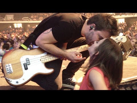 EMOTIONAL RETURN TO STAGE!!! (10.10.13 - Day 1624)