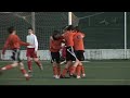 impresa futbolclub:i ragazzi del '95 (cat. giovanissimi) allenati da andrea cardone espugnano il campo della cisco (1-2) con una doppietta del capitano, dario catania. nelle immagini il gol di dario che porta in vantaggio all'11� del primo tempo il futbolclub. dario s'incunea nella difesa della cisco, entra in area e piazza un micidiale rasoterra a incrociare sul secondo palo. grandissimo gol! alla totti...?
per il presidente del futbolclub, luca bergamini e per tutto il team una giornata da incorniciare (il 23 febbraio 2008). complimenti alla cisco che obiettivamente non avrebbe demeritato di pareggiare:la partita � stata combattutissima. grande agonismo e correttezza in campo e grande sportivit� sugli spalti, davvero un bell'esempio quello che arriva dal calcio giovanile...
queste le formazioni: cisco 1 matera, 2 tabacchi, 3 rausa, 4 sterlicchio (cap), 5 rossi, 6 trombetta, 7 centra, 8 taglienti, 9 d'agapiti, 10 tassi, 11 copponi, 12 di piero , 13 peroni, 14 bevilacqua,15 manzoni, 16 de santis, 17 guglielmi, 18 contino. allenatore: piangerelli. cambio nel primo tempo. uscito centra per infortunio, entrato de santis. secondo tempo: esce tassi entra peroni; esce taglienti entra manzoni; escono tabacchi e rausa, entrano guglielmi e bevilacqua; 
esce trombetta entra contino.
futbolclub: 1 mazzanti, 2 cappello, 3 bulla, 4 alfano, 5 fruscella, 6 rebecchini, 7 vladovich, 8 catania, 9 giulio rosati, 10 vivenzio, 11 soldano; 12 magistrelli, 13 ceccarelli, 14 giorgio rosati, 15 galletti, 16 dentice. allenatore: cardone.
cambi. nel corso secondo tempo: esce cappello, entra ceccarelli; esce mazzanti, entra magistrelli; esce vladovich, entra dentice; esce vivenzio entra galletti; esce soldano, entra giorgio rosati.