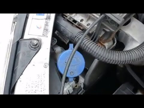 How to remove the Screenwash filler pipe on a Peugeot 206
