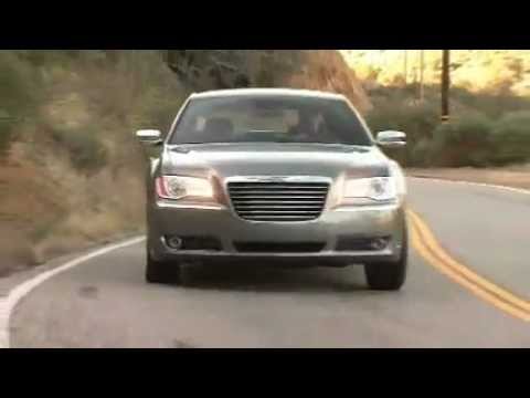 Chrysler 300: Expert Car Review by Lauren Fix