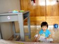 2009 NOV 8 Jonathan拿書看