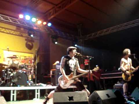 NOFX CARTAGO COSTA RICA (DON´T CALL ME WHITE).MPG