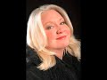 Robynne Redmon sings Stride la Vampa (with piano)