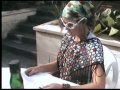 ginette, fermi�re, s'est inscrite � l'amour est dans la bouse de vache pour rencontrer l'�me soeur. elle est sur le point de rencontrer robert, un 
camionneur poilu,...

regardez les trois parties!!!!!!!!!!!