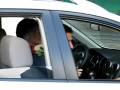videos de Governor Lingle and Shai Aggasi driving an electric car