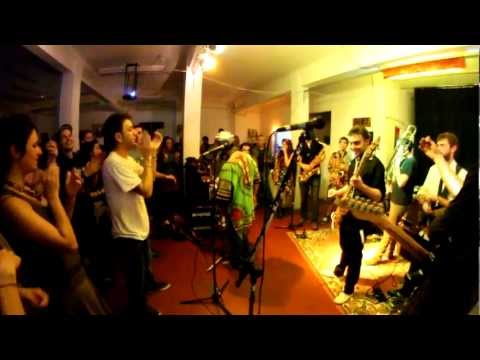 Fusionart - Final de concierto el sábado 17 de noviembre en Fusionart Multiespacio, Valencia (Benimaclet). Skazofrenia - Take 5 + One step beyond Grabado por Ana Caballe...