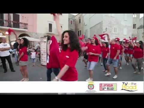 Flash Mob Avis Trani: Dona con Amore