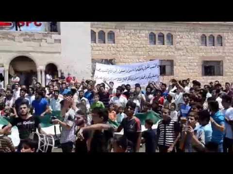 مظاهرة في إدلب ، أقوى من المدافع كلها