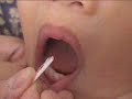 菲菲用牙線 (How to floss teeth for your baby - demo by Fefe-Phoebe)