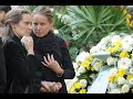 Jörg Haider Begräbnis - Abschied von Jörg Haider. Der letzte Weg einer Legende.
Joerg Haider Ceremony - Farewell Joerg Haider. His final walk of a legend.

+++

Das Phänomen Jörg Haider. Wie zu Lebzeiten sorgt Jörg Haider auch nach seinem Tod für Polarisierung. Die einen lieben ihn und andere verachten ihn. Haider schaffte es mit seinen Aussagen zu polarisieren wie kein anderer. Die Berichterstattung nach seinem Tod übertraf alles Bisherige und die Medien zeichneten ein facettenreiches Bild von Haider. Nach seinem Tode entstand ein wahrer Kult um ihn, was wiederum auf seine Nähe zu den Bürgern, seinen Einsatz für das Land Österreich und seine politischen Erfolge zurückzuführen ist. Auch seine Kritiker und Gegner haben oftmals Haiders Talent und Rhetorik bewundert. Eines ist gewiss, die Anteilnahme, das Medienecho und auch die hitzigen Diskussionen um seine Person nach seinem Tode, würde ihm wohl große Freude bereiten und ihm das eine oder andere Lächeln entlocken.
Jörg Haider starb am 11. Oktober 2008 im Alter von 58 Jahren. Die Trauerfeier fand am 18.10.2008 in Klagenfurt statt.
Ruhe in Frieden, Jörg!

+++

The phenomenon Joerg Haider leads to big controversy between his fans and opponents. Many love him and others hate him. Haider polarized with his comments and got a big media coverage all the time. International media painted a controversial picture of Joerg Haider. But Joerg Haider was also famous for his closeness to people and his engagement, spirit and passion doing things and politics. For sure Joerg Haider would be happy to see all the reactions based on his dead and some of the media releases and comments on his dead would raise him a smile.
Joerg Haider died on  October, 11 at the age of 58. 
The ceremony was on October, 18 2008 in Klagenfurt.
Farewell Joerg!

+++