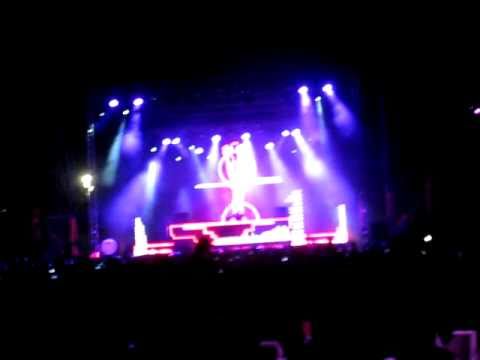 David Guetta @ Ganey Hata'arucha 10.9.10 - David Guetta ft. Will I Am - On The Dancefloor