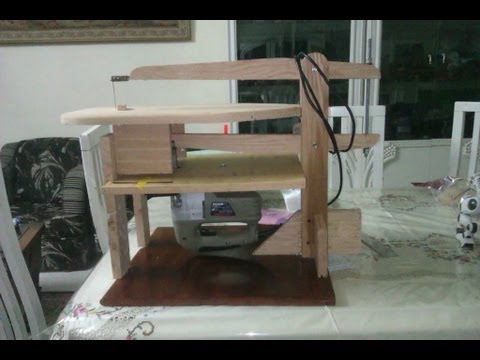sierra casera - Adaptación de una sierra caladora portátil, obteniendo un resultado muy funcional. http://www.hechoxnosotrosmismos.com/ http://www.hechoxnosotrosmismos.com/f...