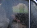 Domykanie drzwi Fiat 125 po małym dzwonie w płot rolnika