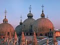 Claudio Monteverdi (1567-1643) - Cantate DominoSetting of Psalm 96:1,2 and Psalm 98:1,5Orchestra of the 17th CenturyMichael Holmes, music directorwith choir and soloists of the Basilica of the National Shrine of the Immaculate ConceptionPeter Latona, organist and choir masterLatin text:[Psalm 96:1,2 and Psalm 98:1,5]Cantate Domino canticum novum,cantate et benedicite nomini ejus:Quia mirabilia fecit.Cantate et exultate et psallitein cythara et voce psalmi:Quia mirabilia fecit.English translation:Sing to the Lord a new song,sing and give praise to his name:for he has done marvelous deeds.Sing and exult and praisein songs with the harp and the voice:for he has done marvelous deeds.The Orchestra of the 17th Century (
