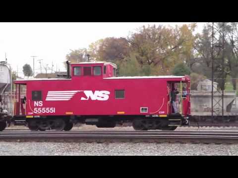 Norfolk Southern Local train Shove move back into Roanoke Terminal with caboose 555551