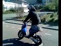 MOI SUR LES GENOUS