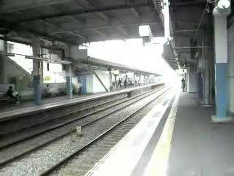 京浜急行600形快特と1000形普通