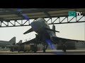 Reportage jetzt im iTunes Store erhältlich! clk.tradedoubler.com Auch als Disc-on-Demand bei Amazon erhältlich: www.amazon.de Fliegen am Limit - Testpiloten im Einsatz. Süddeutsche TV über Fliegen am Limit, mutige Piloten und ihren gefährlichen Beruf. 15 Jahre in der Entwicklung: Der Eurofighter, das teuerste Rüstungsprojekt in der Geschichte der Bundesrepublik Deutschland. Montage- und Testgelände ist der Flughorst Manching bei Ingolstadt. Der studierte Luft- und Raumfahrttechniker Karl.Heinz Mai testet die Flugeigenschaften des Eurofighters - für Kosten von € 40.000.- pro Flug.