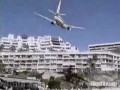 Avión en problemas aterriza en la playa