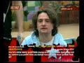 borko pokusava da se seti neke pesme u cemu mu 