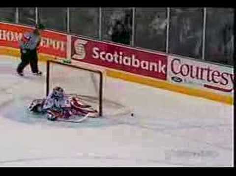 Pat Kane is foiled by John Murray ...