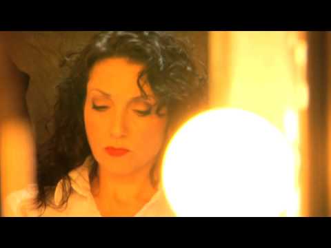 Bebe Neuwirth
