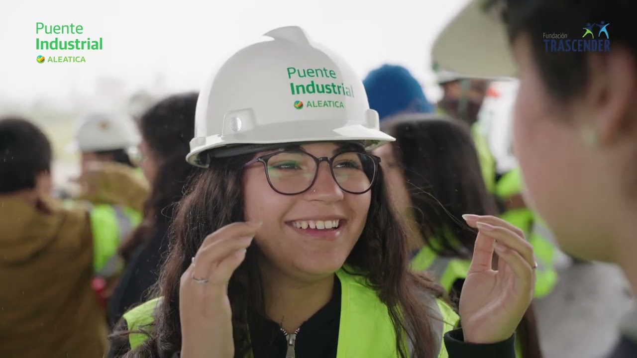 Construyendo Aprendizaje: Estudiantes Exploran el Puente Industrial