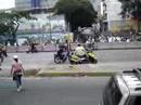 Motorizados chavistas violentan marcha a defensoria -parte1