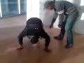 los electricistas bailando hip-hop