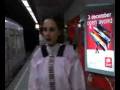 videos de Guerilla modeshow in de Metro