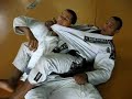 Bicampeão mundial absoluto, Ronaldo Jacaré ensina para a TATAME TV uma das técnicas utilizadas no Jiu-Jitsu.